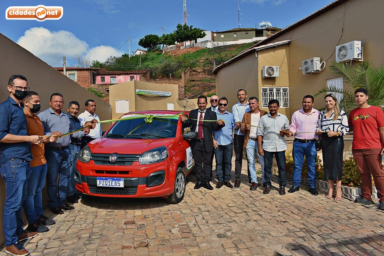 ENTREGA DE VEÍCULO DA CÂMARA MUNICIPAL DE ITAINÓPOLIS